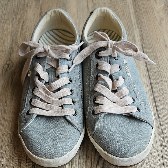 Taos Footwear Light Blue Canvas Star Sneakers 8 - Picture 2 of 8